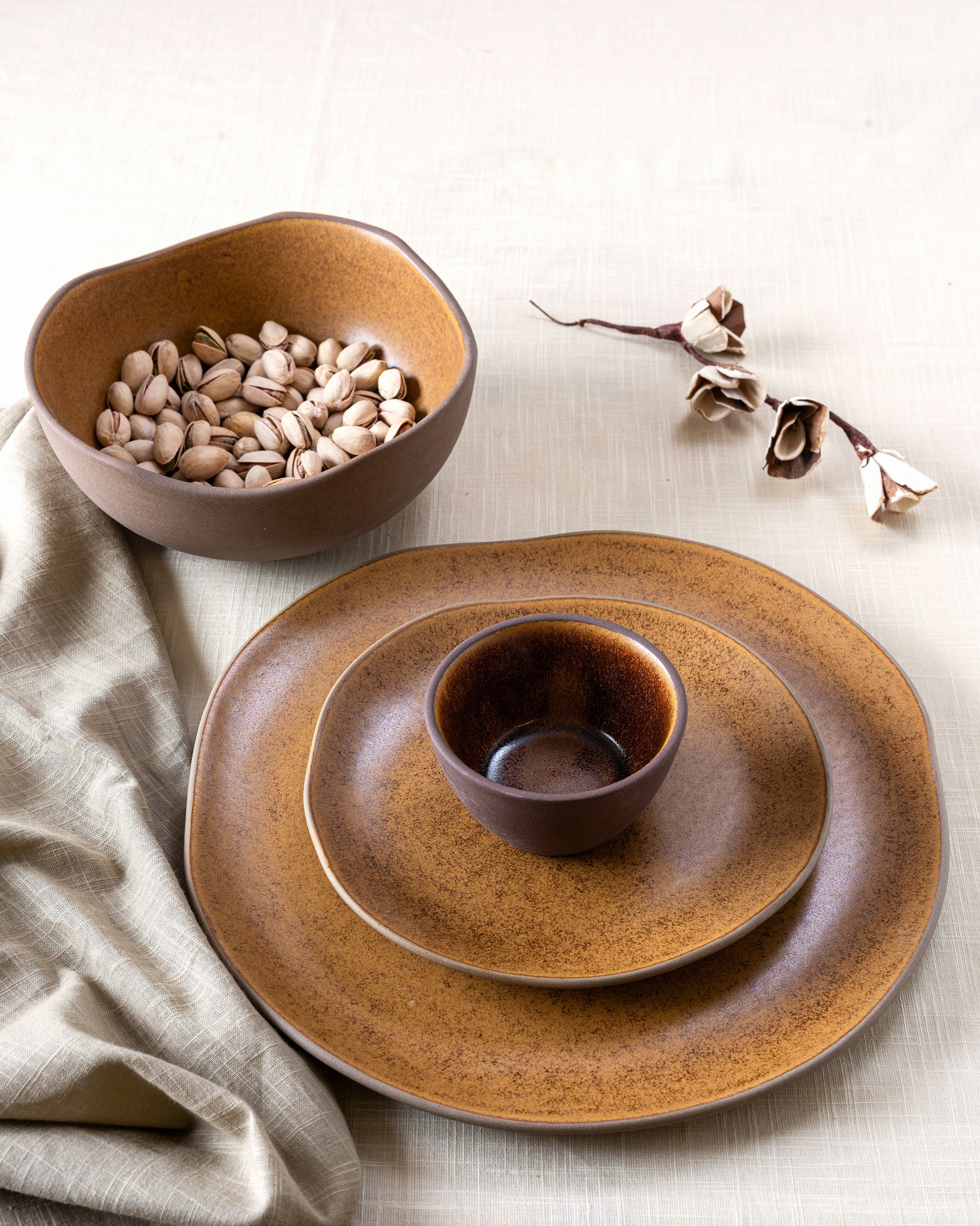 Sculptural Contour Dinner Set