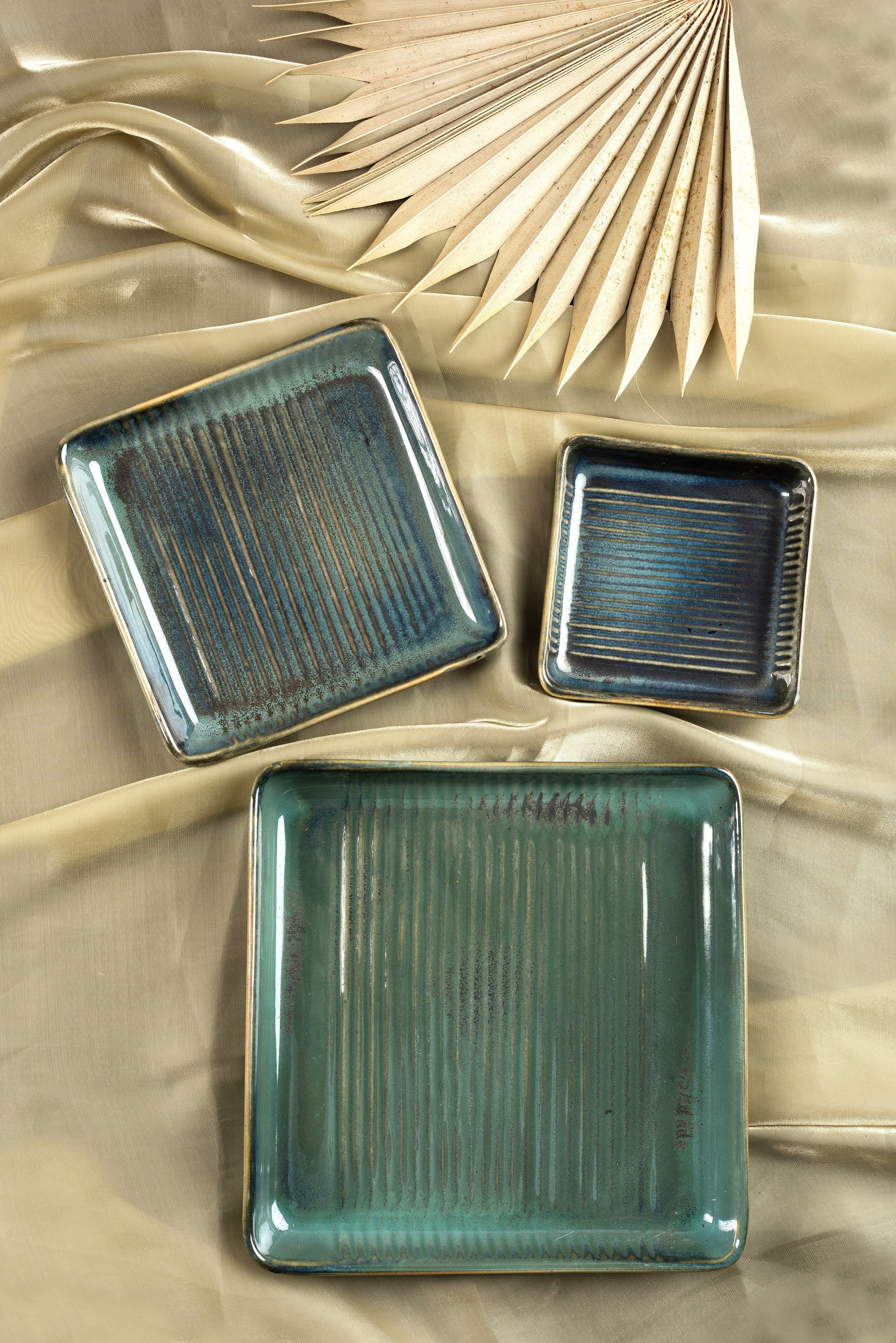 Azure Ridge Square Plate Set (Set of 3)